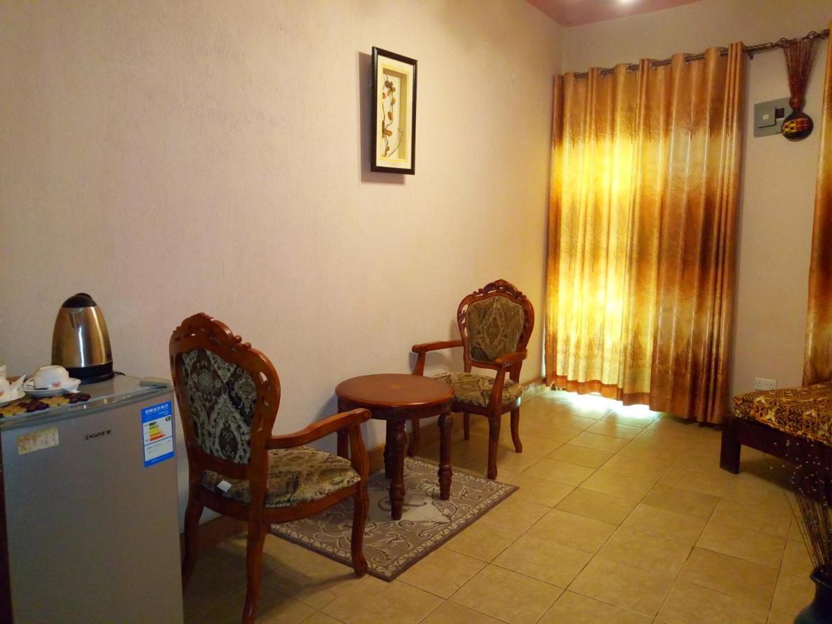 Peniel Beach Hotel Entebbe Exteriör bild