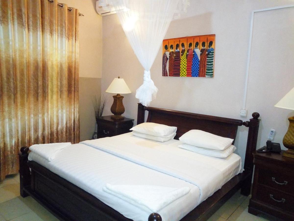 Peniel Beach Hotel Entebbe Exteriör bild
