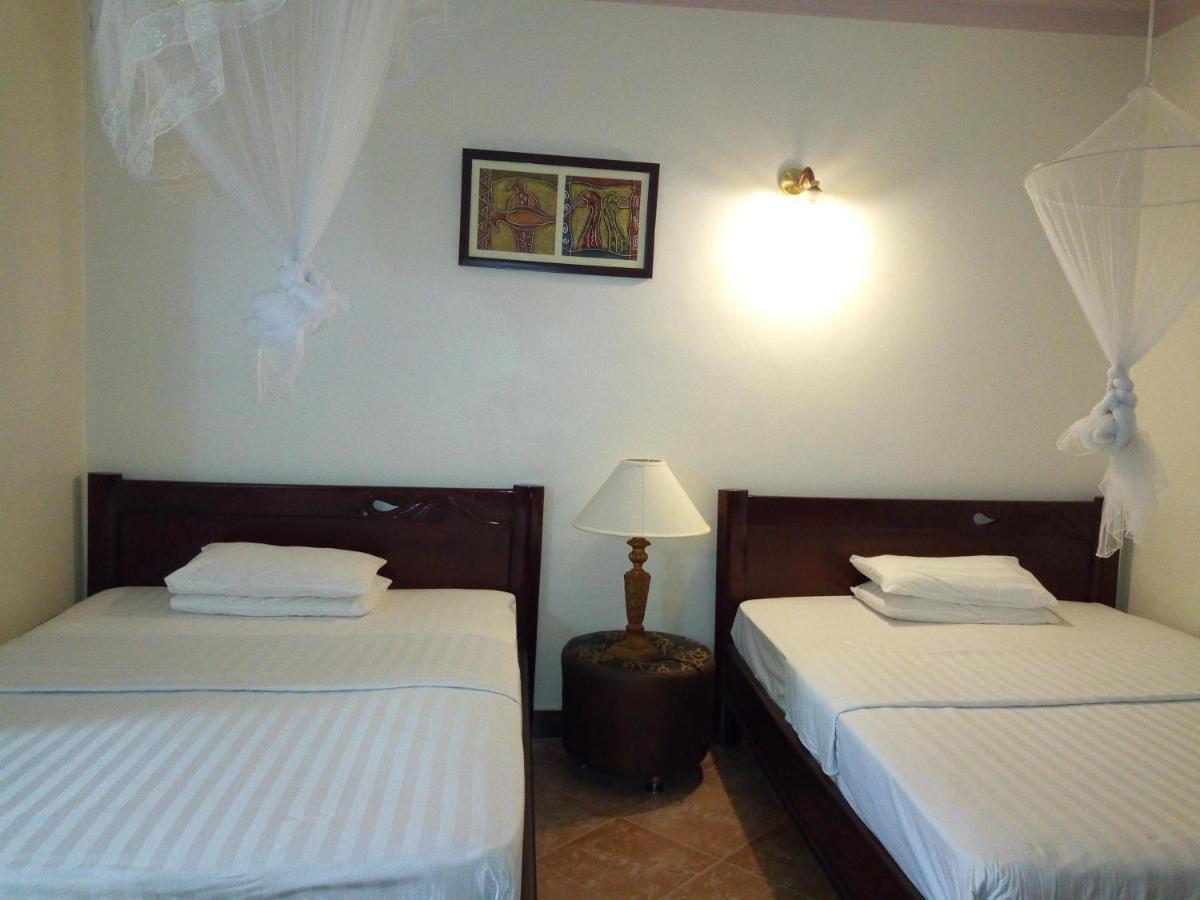 Peniel Beach Hotel Entebbe Exteriör bild